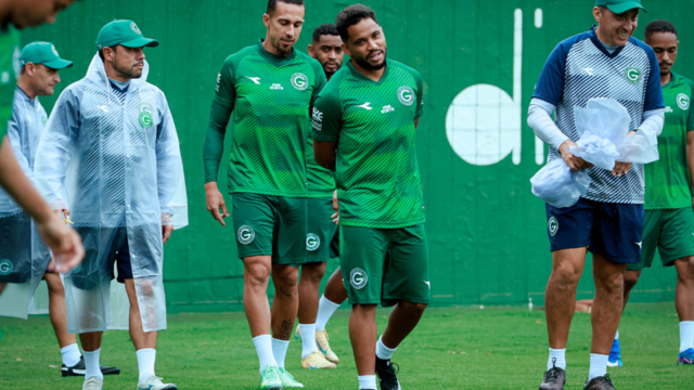 Goiás conta com retorno de três jogadores para encarar o Athletic-MG; veja provável escalação