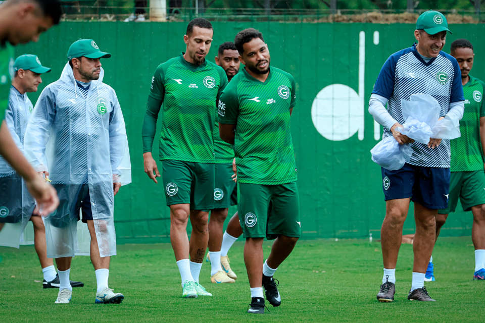 goias-conta-com-retorno-de-tres-jogadores-para-encarar-o-athletic-mg;-veja-provavel-escalacao