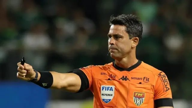 Quem apita? CBF escolhe árbitro paulista para Goiás x Athletic-MG; veja escala