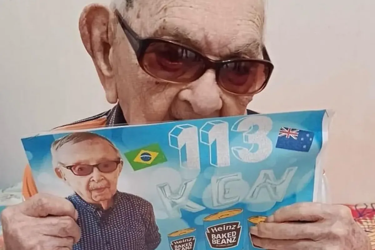 homens-mais-velhos-do-mundo,-brasileiro-e-australiano-celebram-aniversarios-juntos;-fotos