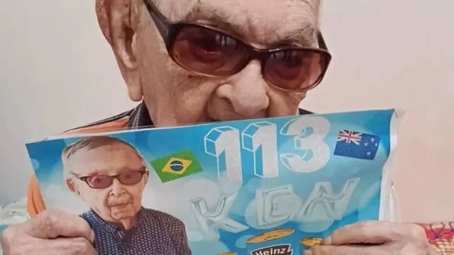 Homens mais velhos do mundo, brasileiro e australiano celebram aniversários juntos; fotos