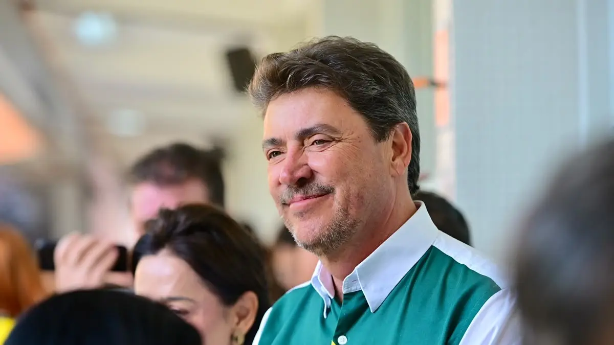 wilder-e-tarcisio-participam-de-evento-em-que-daniel-e-caiado-oficializam-apoio-a-flavio-bolsonaro