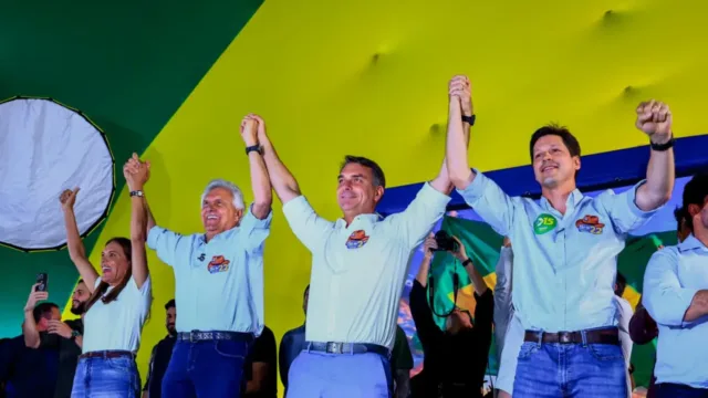Ao oficializar apoio a Flávio, Daniel Vilela critica governo Lula e diz que país precisa de gestão eficiente