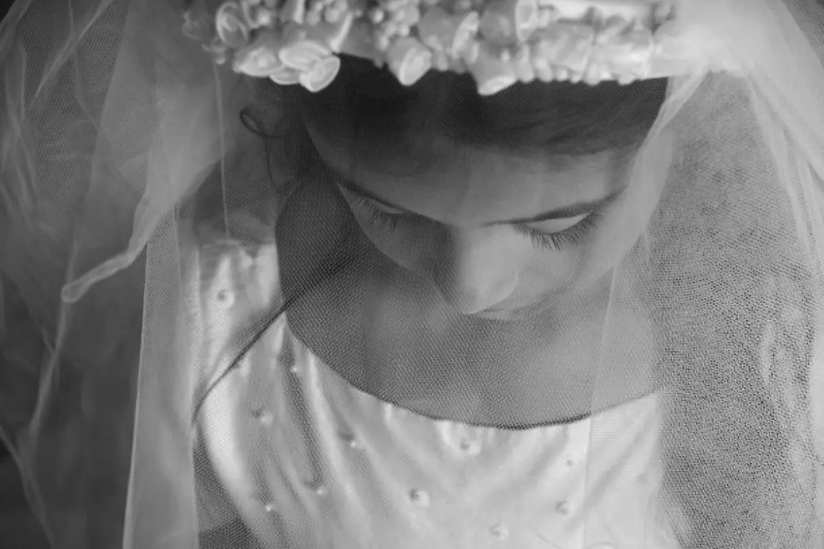 mais-de-1,2-mil-criancas-de-ate-14-anos-vivem-em-situacao-de-casamento-infantil-em-goias