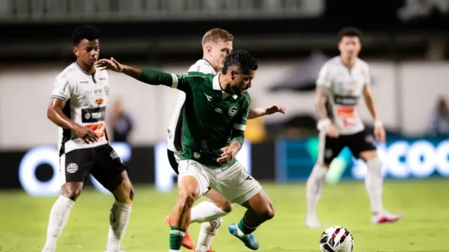 Com gol de Lucas Rodrigues nos acréscimos, Goiás vence o Athletic e chega aos 45 pontos