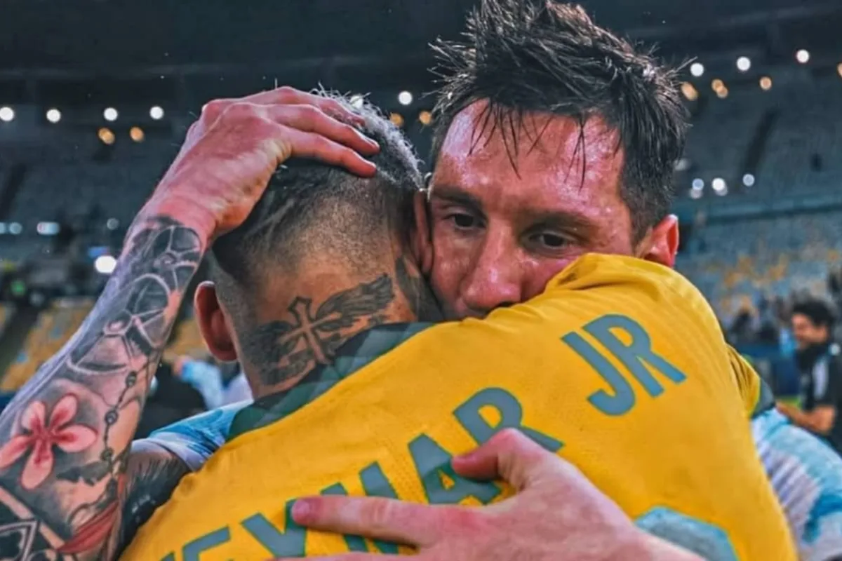 neymar-homenageia-lionel-messi-em-despedida-da-selecao-argentina