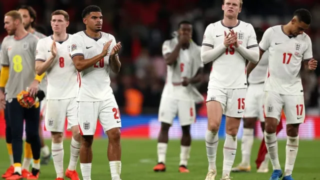 Harry Kane faz dois gols e Inglaterra bate República Tcheca por 3 a 0