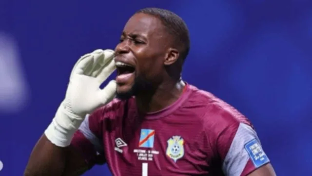 Fifa sabia que goleiro da RD Congo jogou Copa do Mundo de forma irregular, apontam jornais