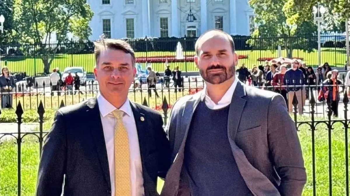 eduardo-bolsonaro-e-cotado-para-ministerio-de-relacoes-exteriores-se-flavio-vencer-eleicao