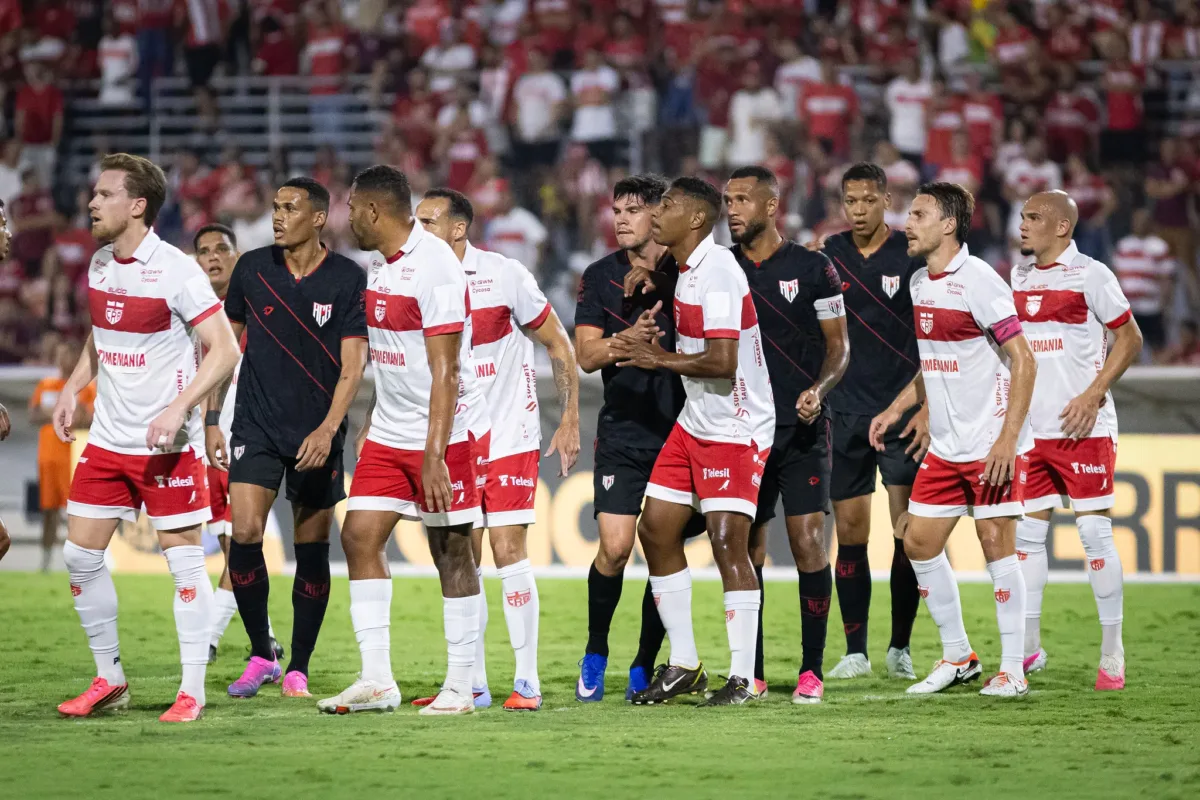 artilheiro-converte-e-crb-amplia-contra-o-atletico