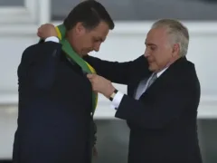 Pai, ex-presidente ou terceiros: quem realmente pode colocar a faixa presidencial?