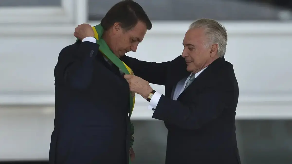 pai,-ex-presidente-ou-terceiros:-quem-realmente-pode-colocar-a-faixa-presidencial?