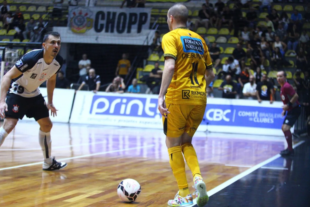 corinthians-e-sorocaba-empatam-no-jogo-de-ida-das-quartas-da-liga-futsal-–-ge