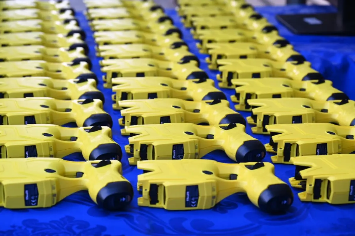 gcms-de-goiania-passam-a-usar-armas-de-choque-a-partir-desta-segunda-(12)