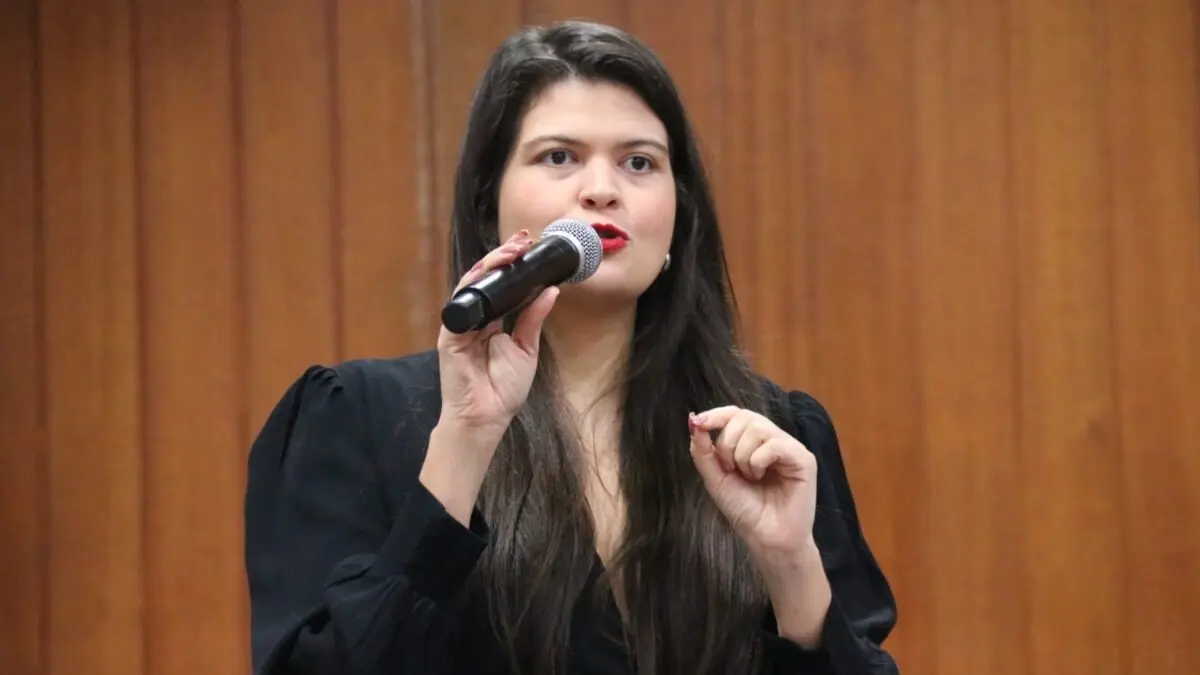 cnj-suspende-cassacao-de-aava-santiago-apos-posse-de-suplente-na-camara-de-goiania