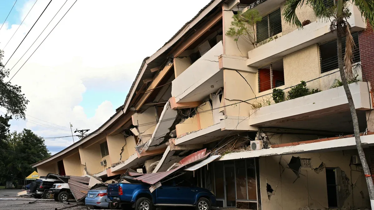 evacuacoes,-lojas-fechadas-e-sem-previsao-de-retorno:-o-relato-de-gauchos-retidos-em-aeroporto-do-panama-apos-terremoto-–-gzh