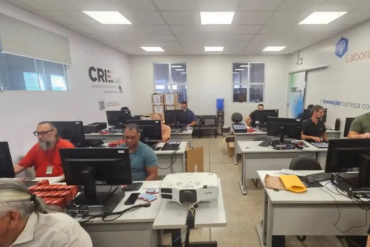 tre-go-prepara-cartoes-de-memoria-das-urnas-para-votacao-no-2o-turno-das-eleicoes