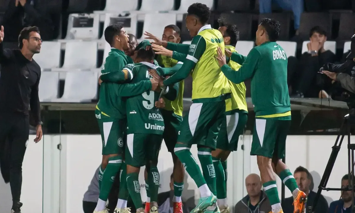 goias-vence-o-operario-pr-fora-de-casa-e-engata-a-segunda-vitoria-seguida