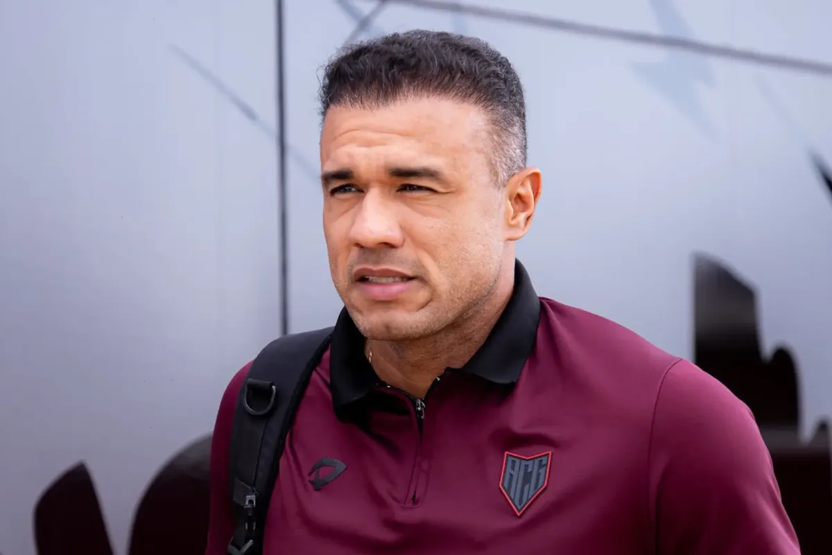 roger-silva-cobra-efetividade-no-atletico:-“precisa-ser-mais-‘marvado’”