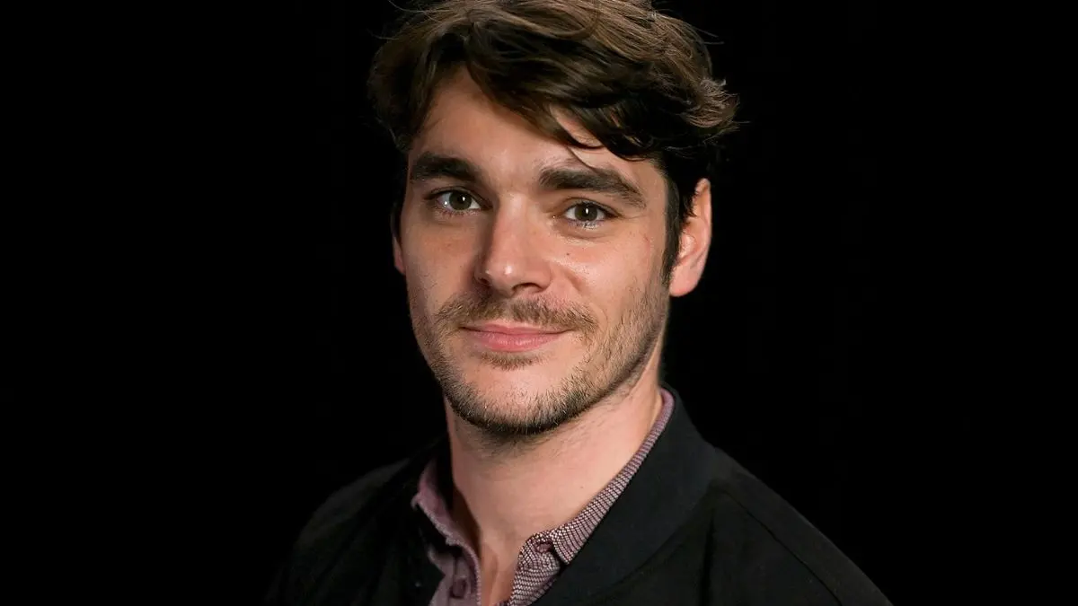 ator-que-fez-walter-white-jr.-em-‘breaking-bad’-morre-aos-34-anos