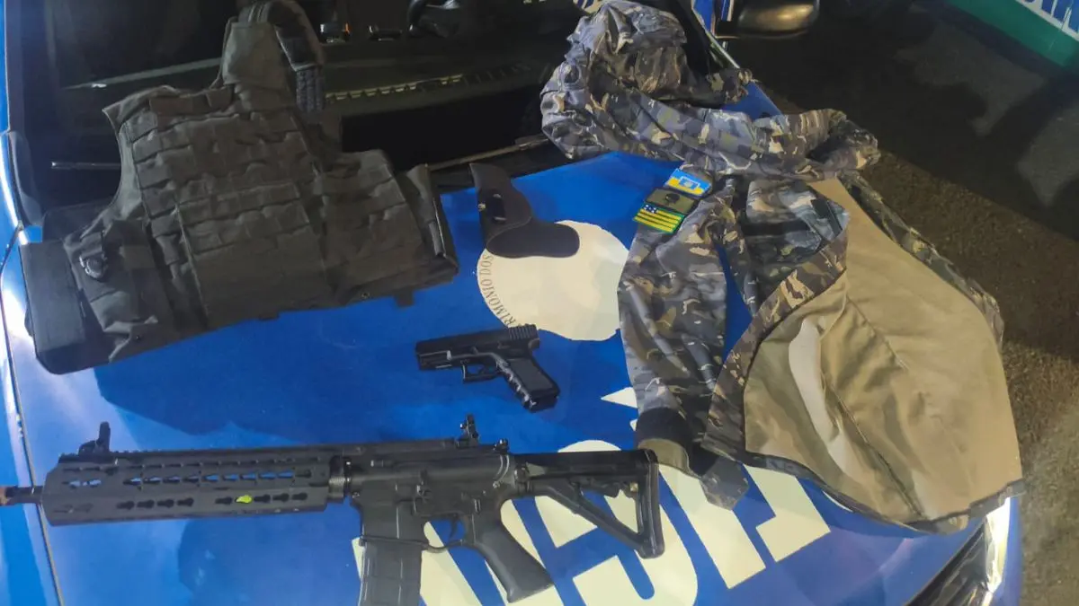 homem-finge-ser-policial-e-ameaca-vizinhos-com-fuzil-de-airsoft-em-senador-canedo