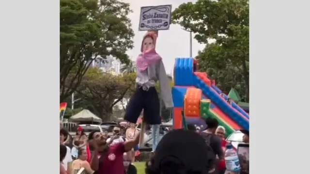 Em Goiânia, manifestantes pró-Lula açoitam boneco de Zanatta