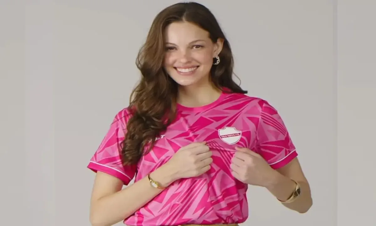 Vila Nova lança edição especial de camisa voltada ao Outubro Rosa; veja fotos