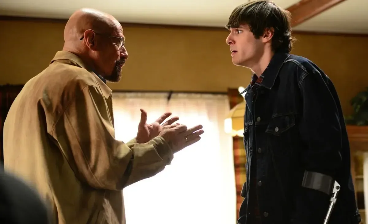 bryan-cranston-revela-ultima-conversa-com-‘filho’-de-‘breaking-bad’-antes-da-morte-do-ator;-veja