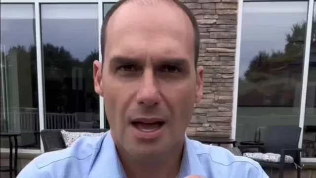 Eduardo Bolsonaro diz que Moraes deixará o STF se Flávio vencer a eleição