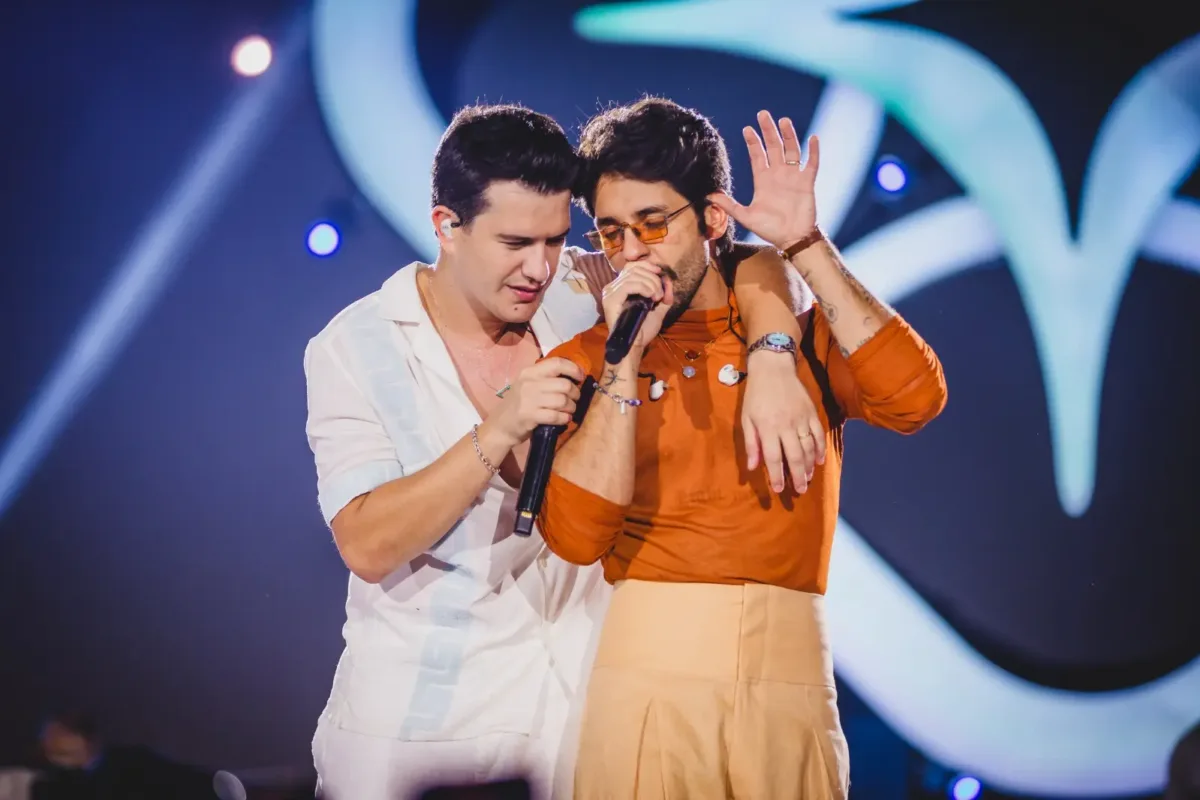 “flash”,-de-hugo-&-guilherme,-viraliza-nas-redes-e-entra-no-topo-dos-rankings-musicais