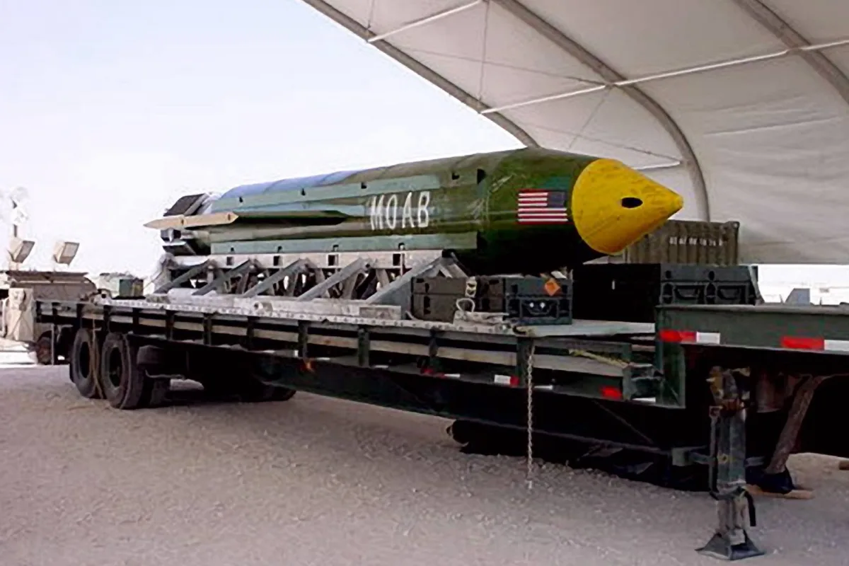 ‘mae-de-todas-as-bombas’:-como-e-a-gbu-43/b,-arma-poderosa-que-os-eua-planejam-usar-contra-o-ira-–-g1