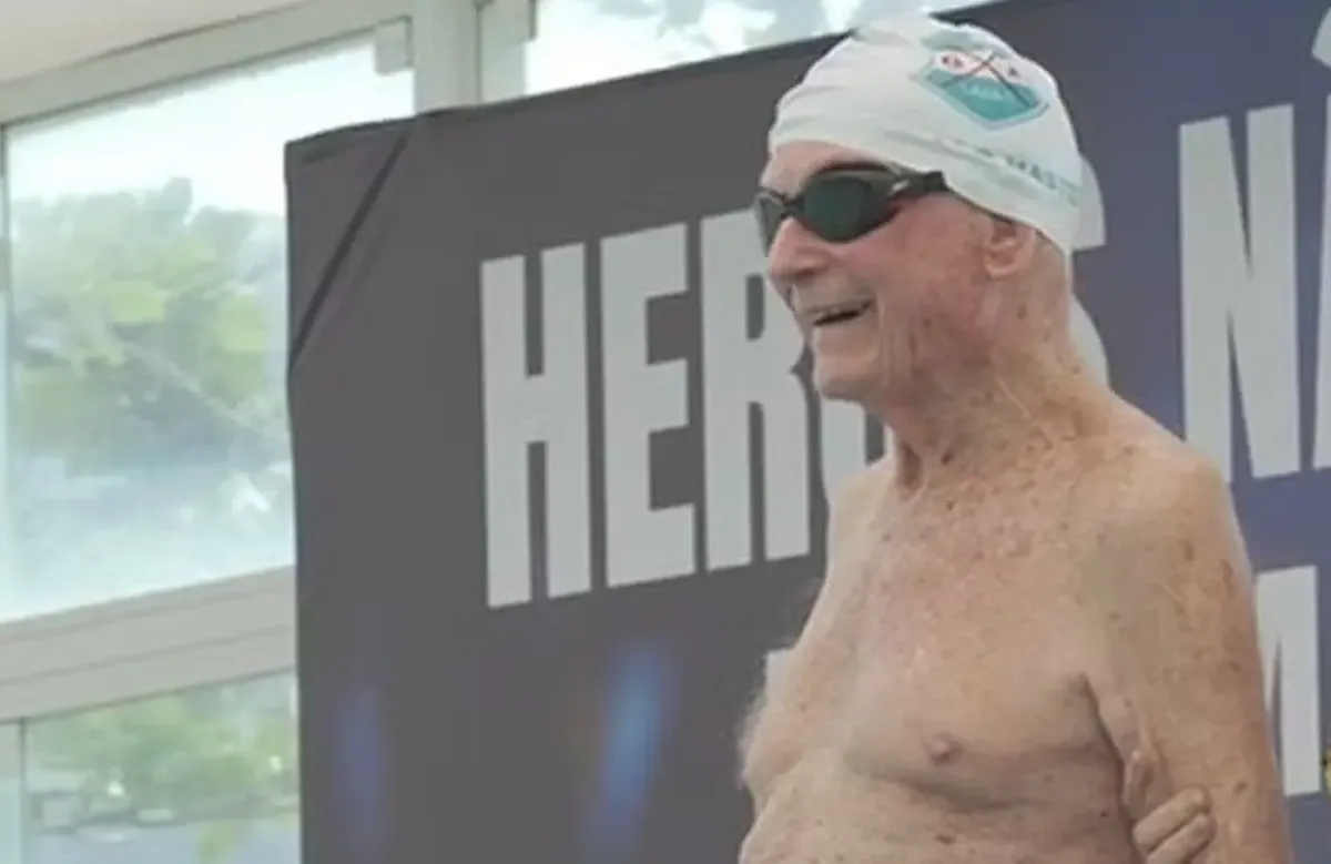 aos-102-anos,-nadador-recordista-mundial-impressiona-ao-competir-com-atletas-mais-jovens-no-rio;-video