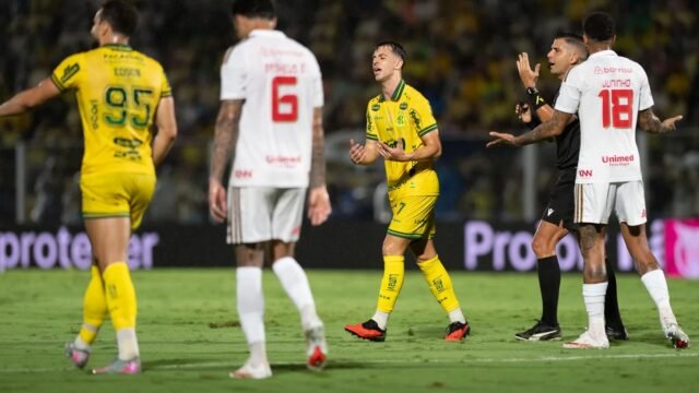 Com goleiro expulso, Inter perde para o Mirassol e segue no Z-4 do Brasileirão – GZH