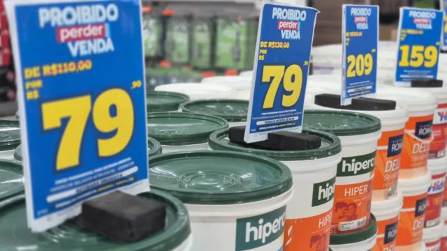 Lojas viraram vitrines da internet? Entenda como os brasileiros estão mudando a forma de comprar