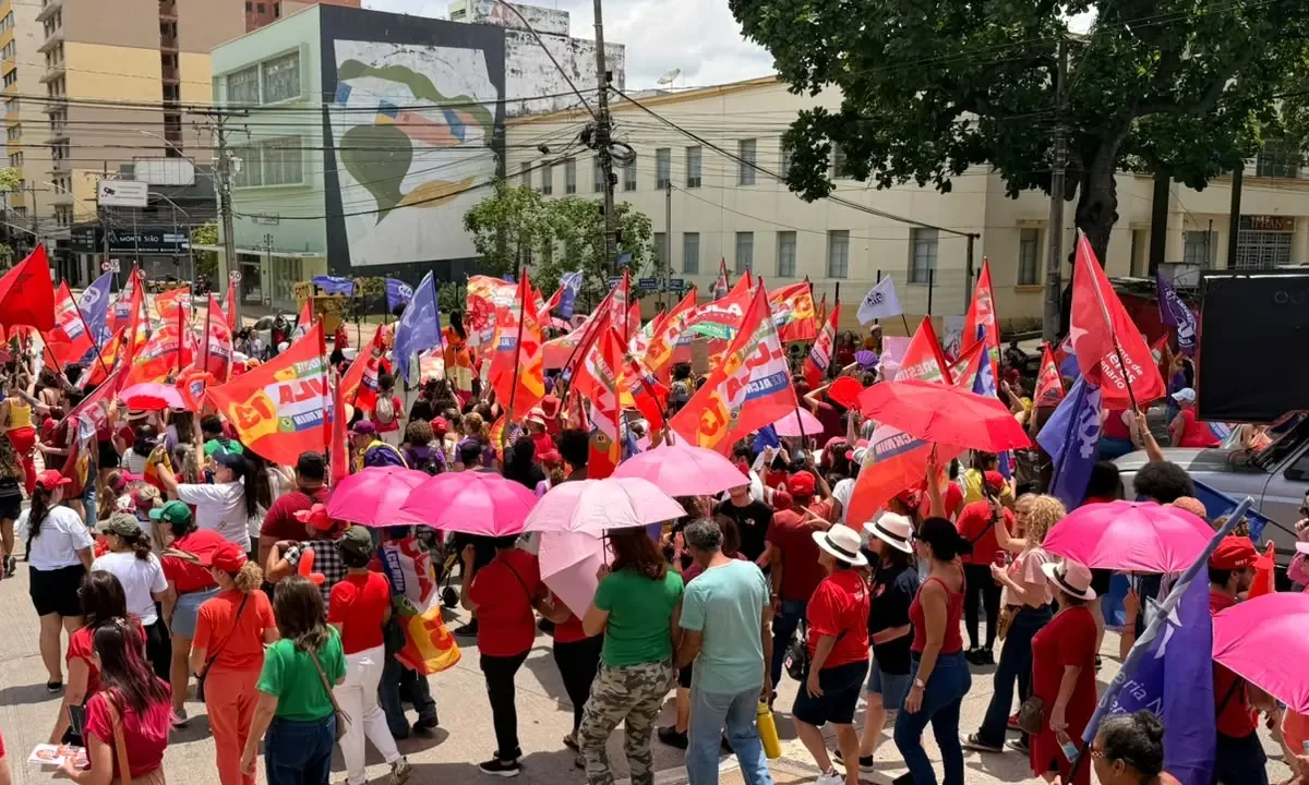 mulheres-ocupam-praca-civica-e-avenida-goias-em-novo-ato-pro-lula-em-goiania-neste-sabado-(17)
