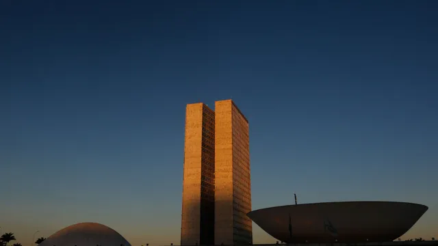 Derrotados nas urnas relatam projetos sobre impostos e recursos públicos