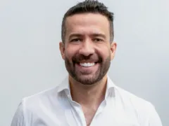 Deputado André Janones é internado na UTI após arritmia cardíaca depois do debate