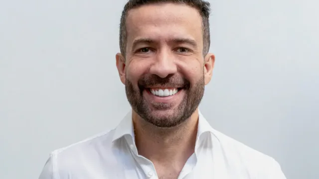 Deputado André Janones é internado na UTI após arritmia cardíaca depois do debate