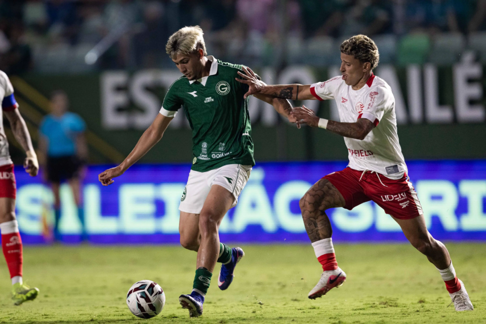 goias-empata-sem-gols-com-o-nautico-na-serrinha-e-perde-chance-de-se-aproximar-do-g-6