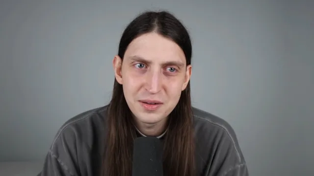 Felca volta ao YouTube um ano após vídeo sobre adultização e fala sobre bullying e fobia social – G1