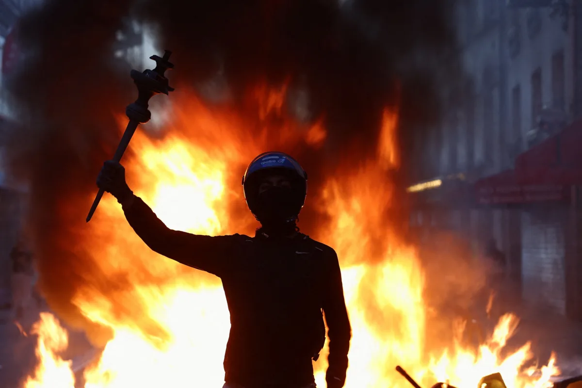 como-protesto-estudantil-evoluiu-na-franca,-levou-500-mil-as-ruas-e-mergulhou-paris-no-caos-–-g1