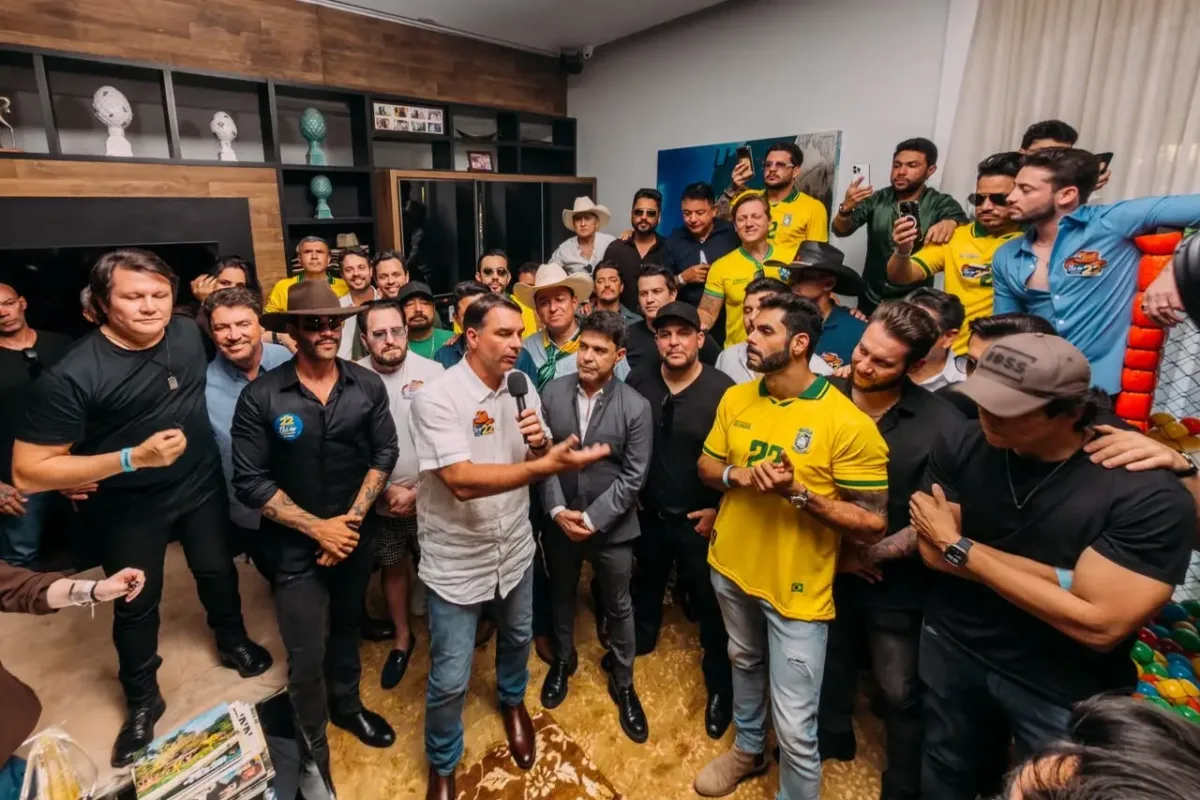 os-bastidores-do-encontro-de-flavio-bolsonaro-com-sertanejos-em-goias;-veja-quem-foi