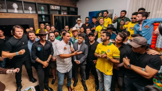 Os bastidores do encontro de Flávio Bolsonaro com sertanejos em Goiás; veja quem foi