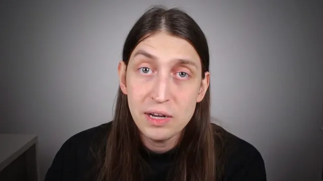 Felca revela fobia social, consequências do bullying e dependência de álcool; vídeo