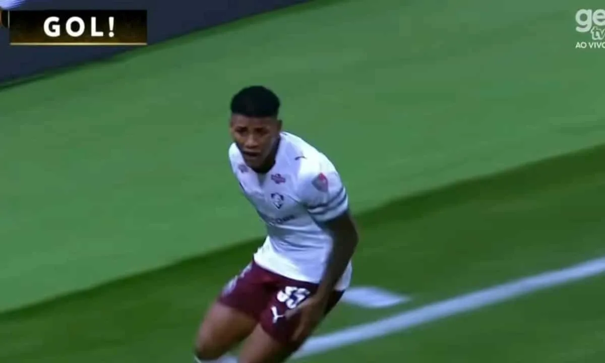 de-fora-da-area:-hercules-marca-golaco-no-final-do-segundo-tempo-em-palmeiras-x-fluminense-pela-libertadores