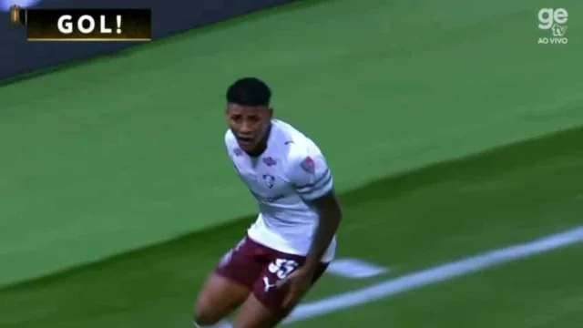 De fora da área: Hércules marca golaço no final do segundo tempo em Palmeiras x Fluminense pela Libertadores