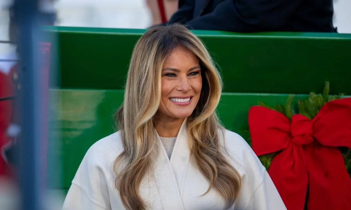 melania-trump-desvia-de-beijo-de-donald-trump-na-casa-branca