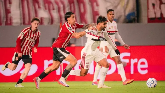 Flamengo joga por vaga na final e tenta manter sonho de título invicto pela segunda vez
