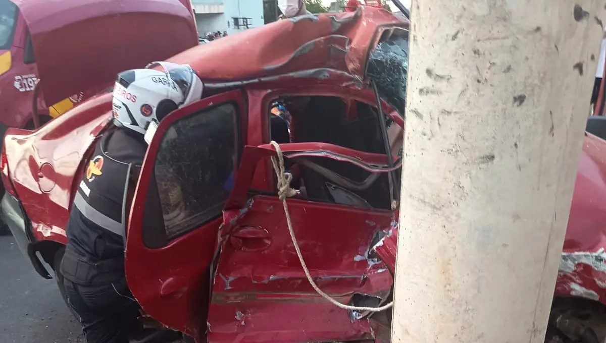 caminhao-atinge-e-arrasta-carro-em-cruzamento-sem-sinalizacao-em-goiania;-idoso-fica-em-estado-grave;-video
