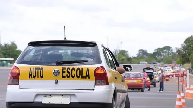 Detran-GO proíbe vínculos entre autoescolas e clínicas de CNH